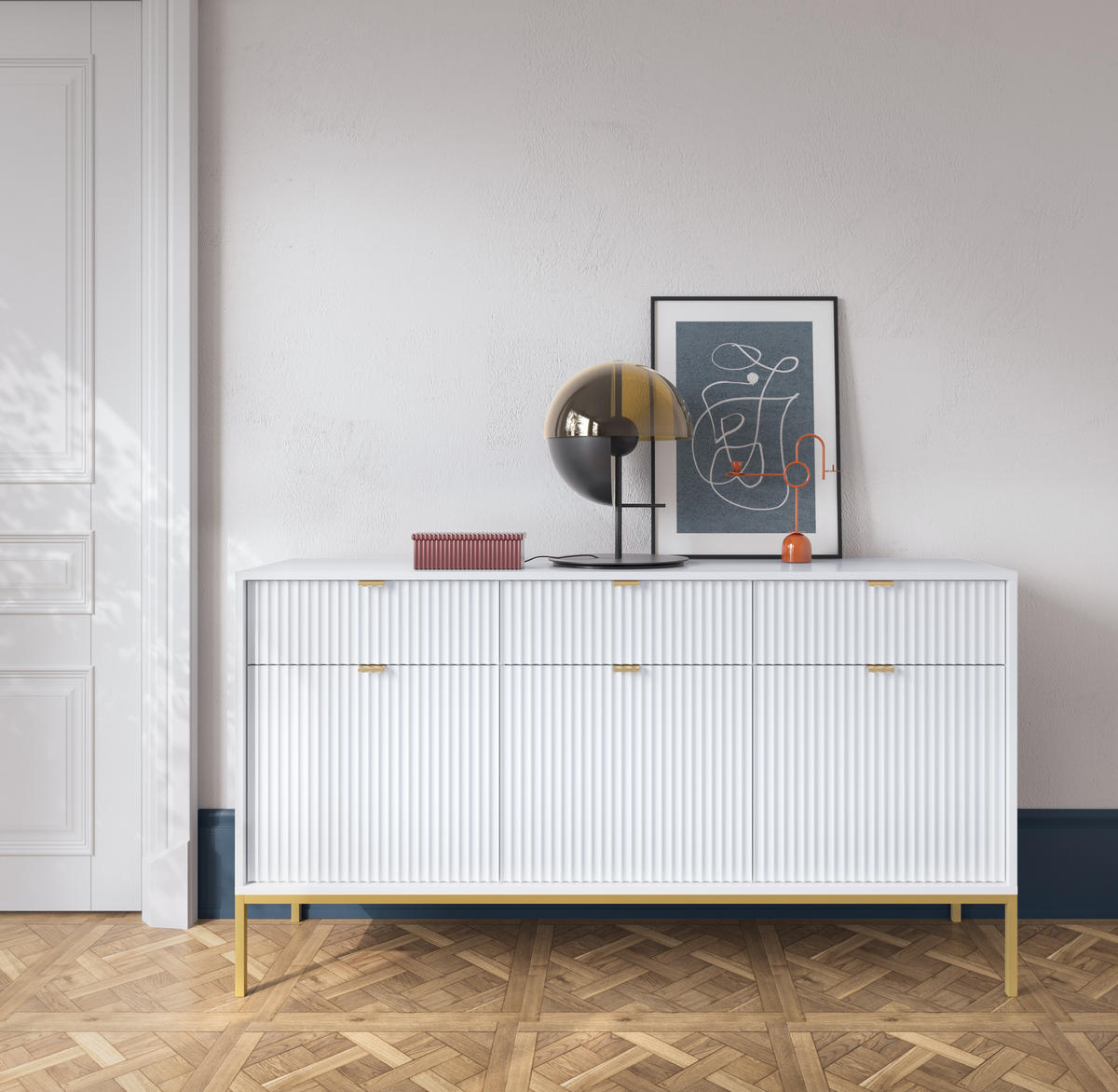 SIDEBOARD Eternas 3T 3S Weiß 154/83/39 cm – goldene Füße, mit geriffelten Fronten - Goldfarben/Weiß, Holzwerkstoff (154/83/39cm) - AX Living