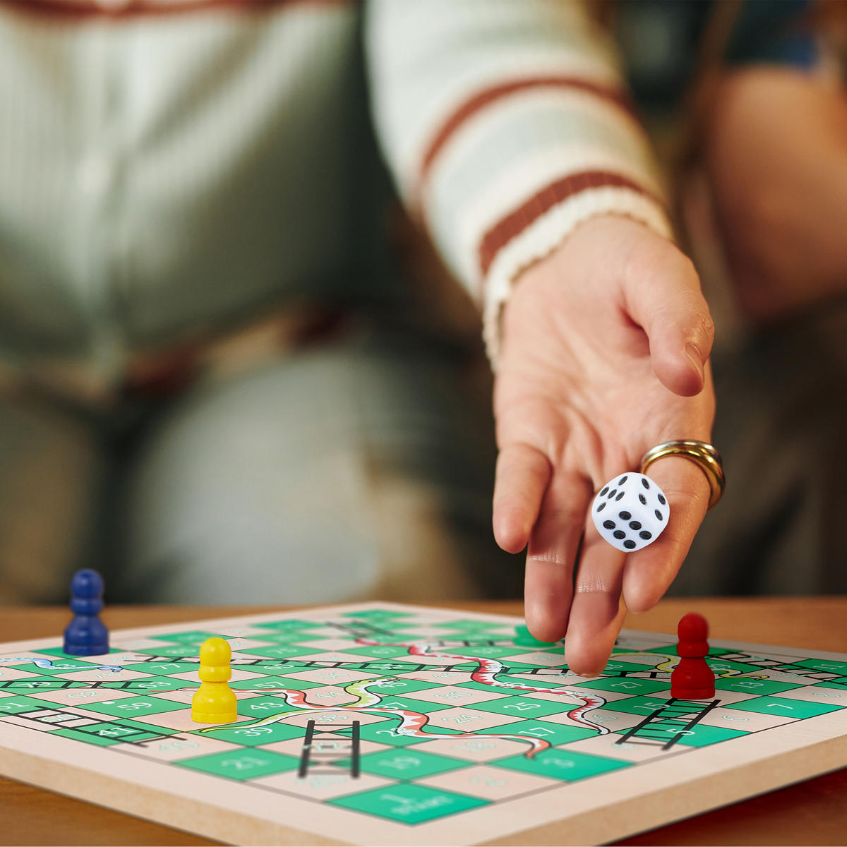 SPIELESAMMLUNG - Hellbraun, Holz/Holzwerkstoff - Relaxdays