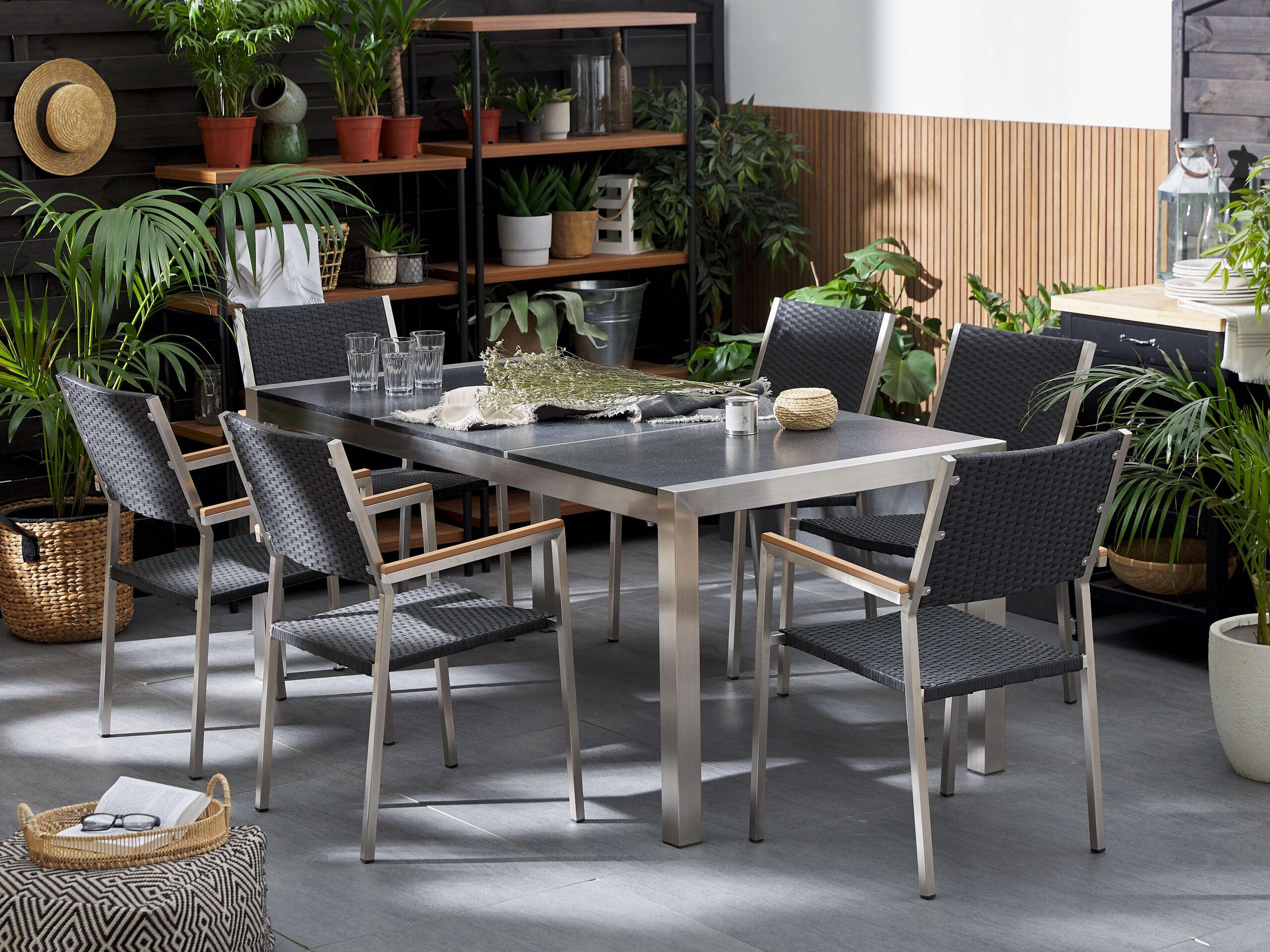 GARTENMÖBEL SET 6-Sitzer Naturstein schwarz geflammt Rattan Grosseto - Silberfarben/Schwarz, Metall - Beliani