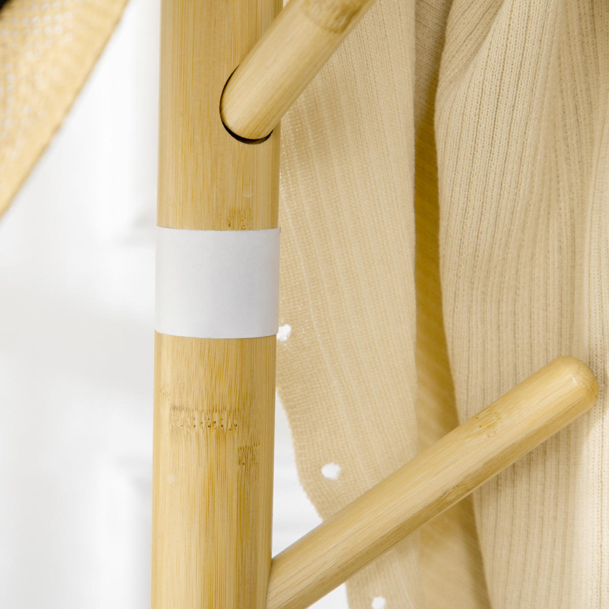 KLEIDERSTÄNDER DE-17164 8 Haken, skandinavisches Bambus-Design Natur - Weiß, Naturmaterialien (37.8/175.6/37.8cm) - ComfortXL