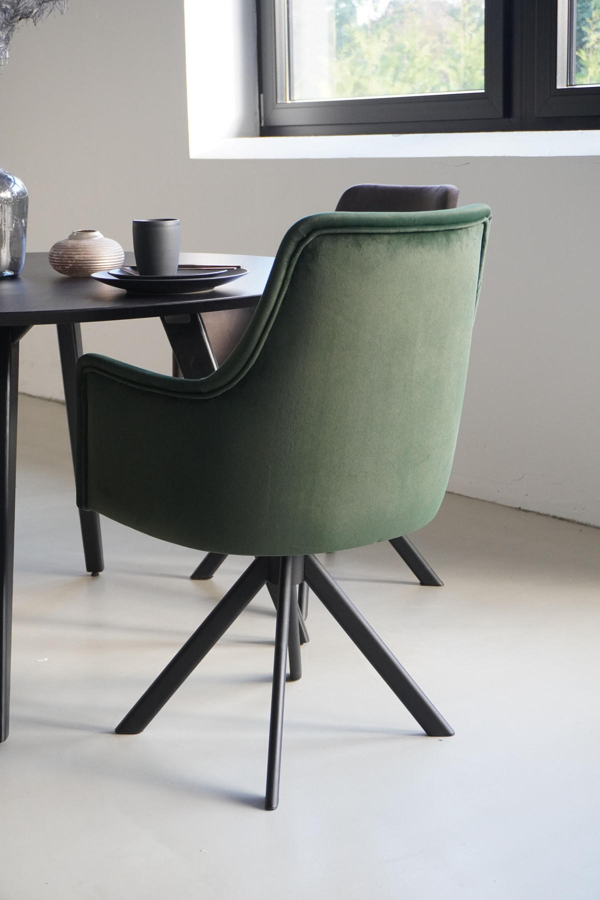 ARMLEHNENSTUHL Sello grün mit S-Fuß drehbar - Schwarz/Grün, Textil/Metall (55/90/58cm) - INKA furniture