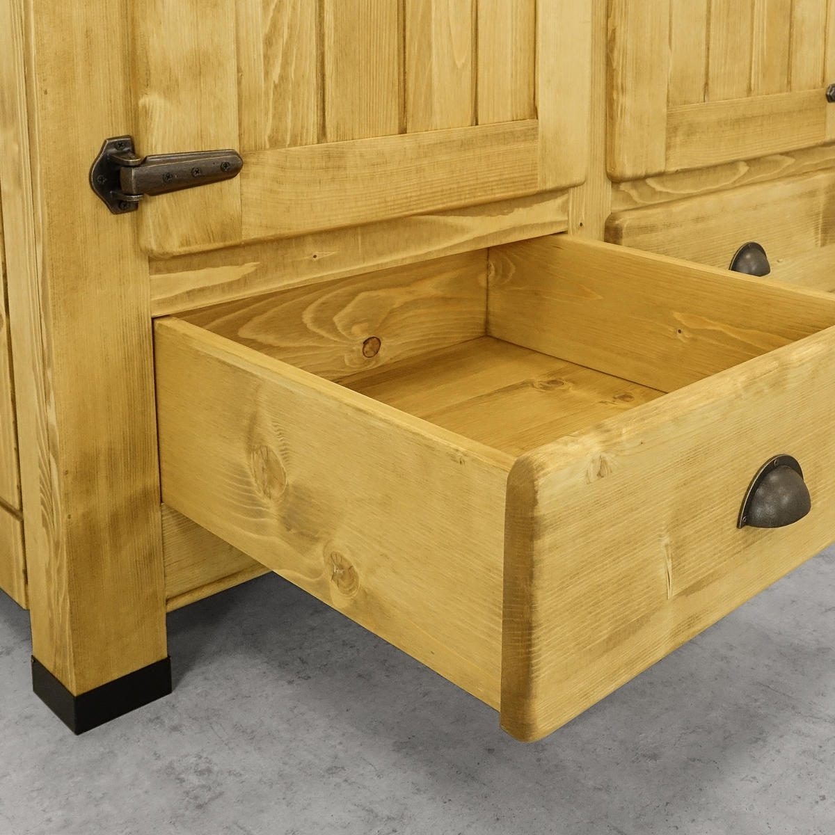 KLEIDERSCHRANK aus Massivholz VINTAGE - Honig, Holz (125/200/56cm) - Seart