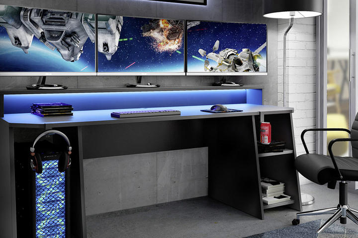 Gaming Tisch in schwarz mit indirekter Beleuchtung von MID.YOU