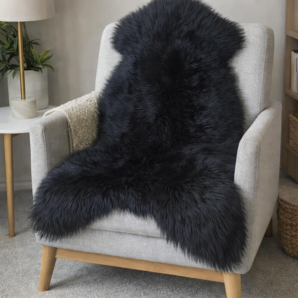 SCHAFFELL Premium Lammfell Natur ungeschoren weiche Wolle Schwarz dyed ca. 115 cm - Schwarz, Fell (65/115cm) - Provellus