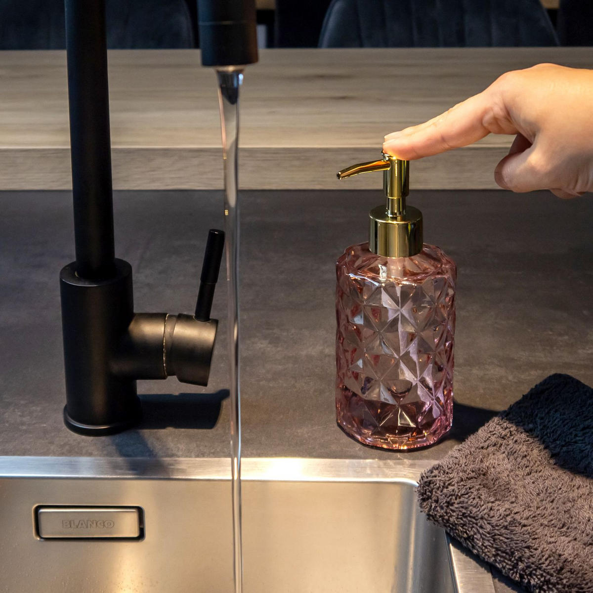 SEIFENSPENDER 310ml - Rosa, Glas (7.2/18.2/8.2cm) - Intirilife