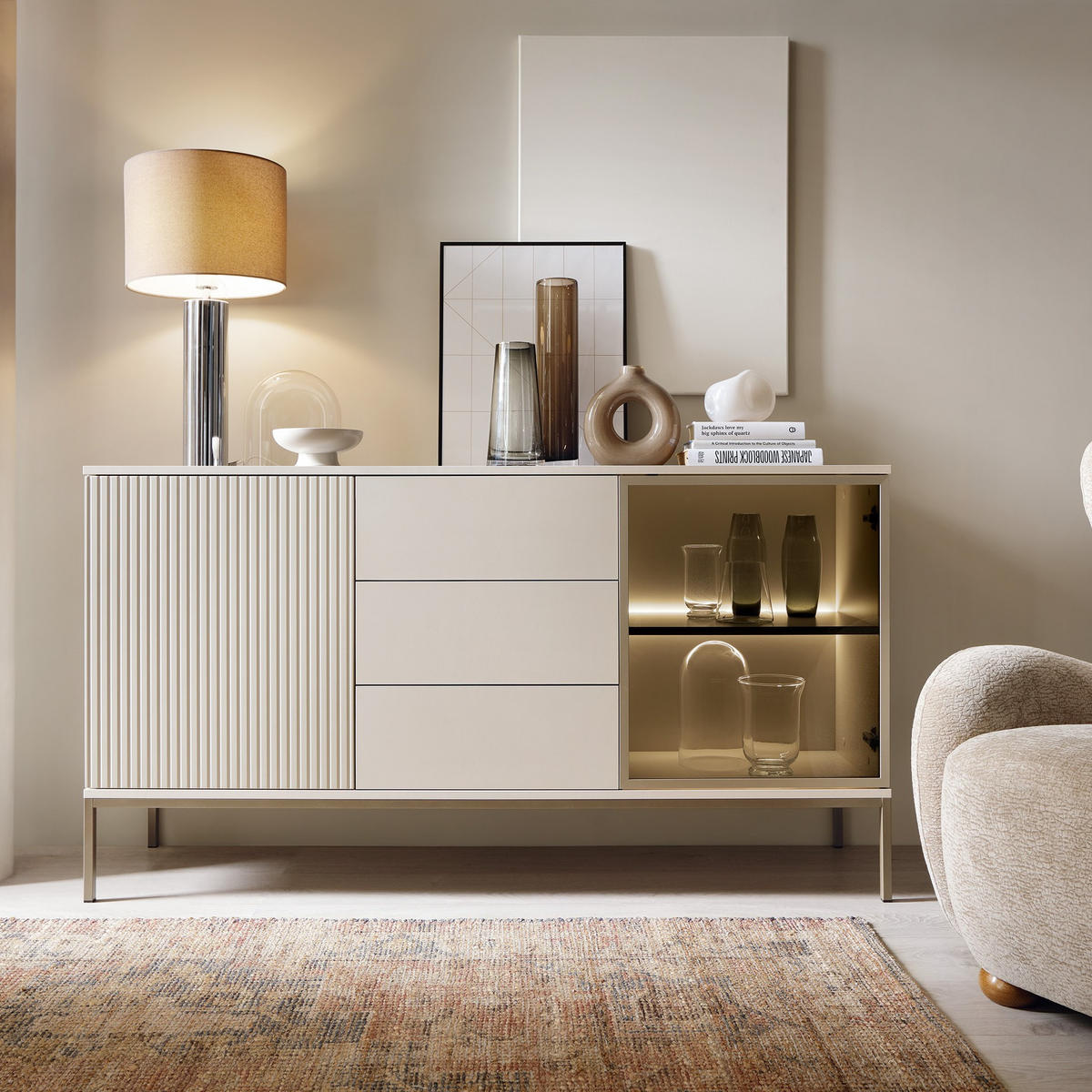 MODERNE Geriffelte Kommode LAGOS K2D3SZ (Kaschmir Matt, LED, Champagner Gestell, Push to Open) - Kaschmir/Champagner, Glas/Holz (154/83/39cm) - Ravio