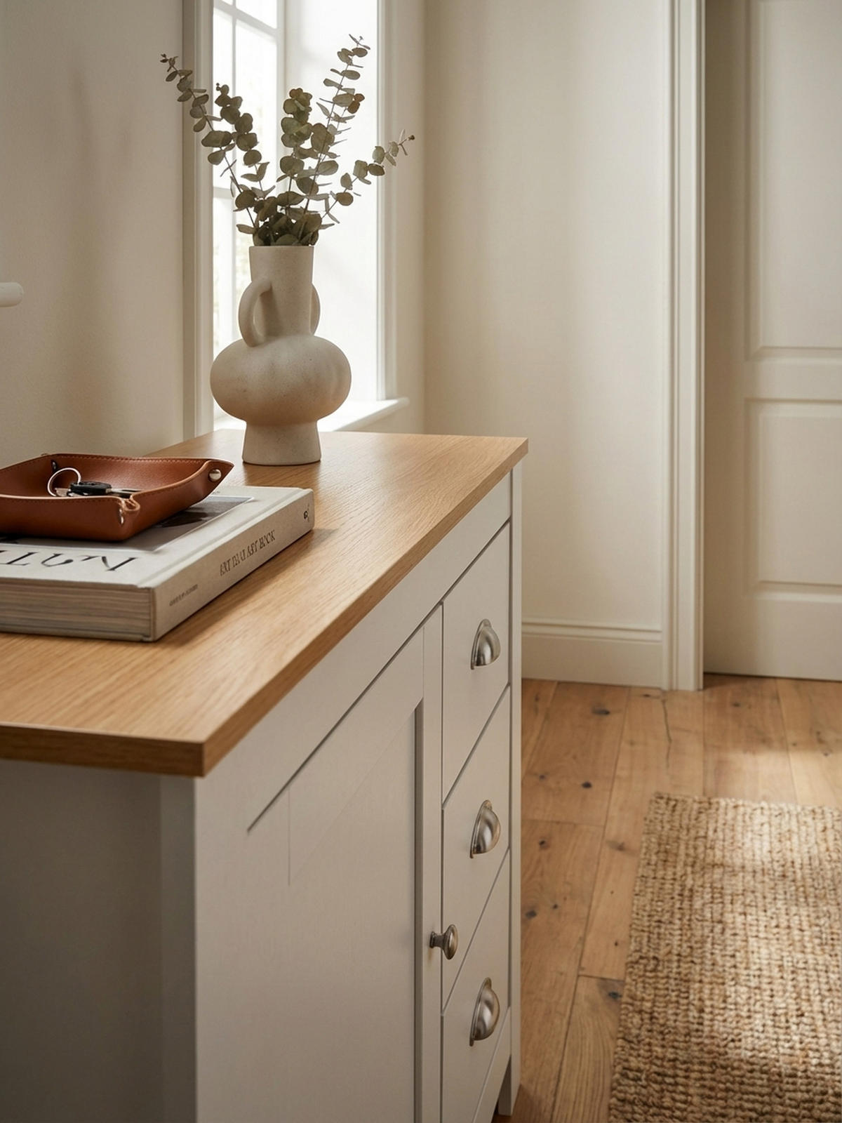 KOMMODE – Eiche-Finish, 3 Schubladen, 2 Türfächer - Weiß, Holz/Metall (79/81/35cm) - KADIMA DESIGN