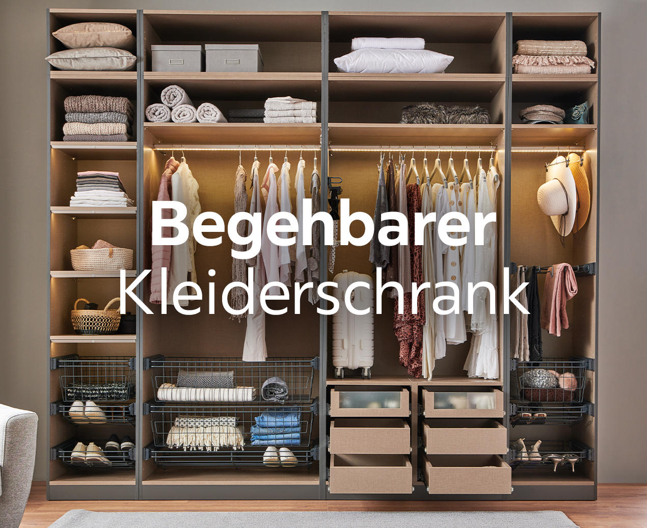 Begehbarer Kleiderschrank