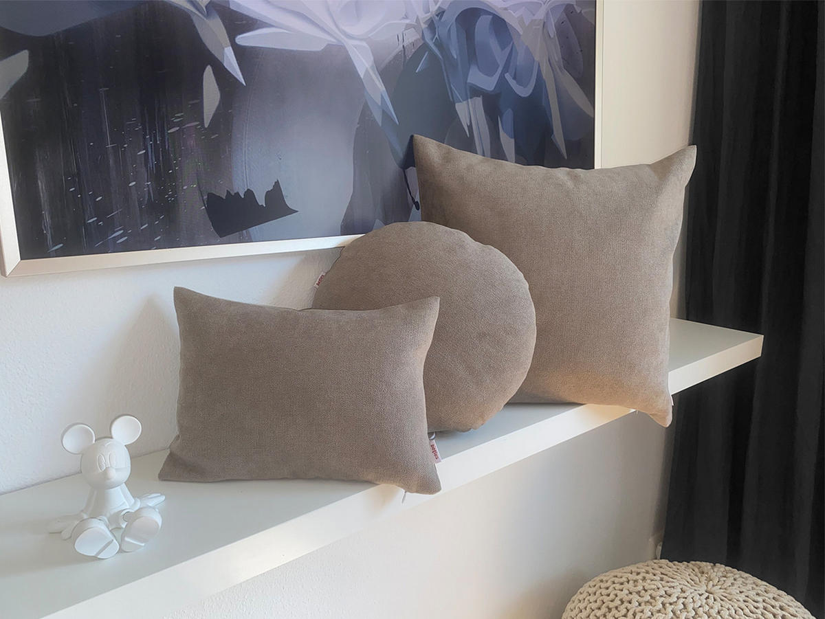 NACKENROLLENHÜLLE FarbTon Chenille-Haptik greig-taupe 40/15 cm - Taupe, Textil (15/40cm) - beties Heimtextil
