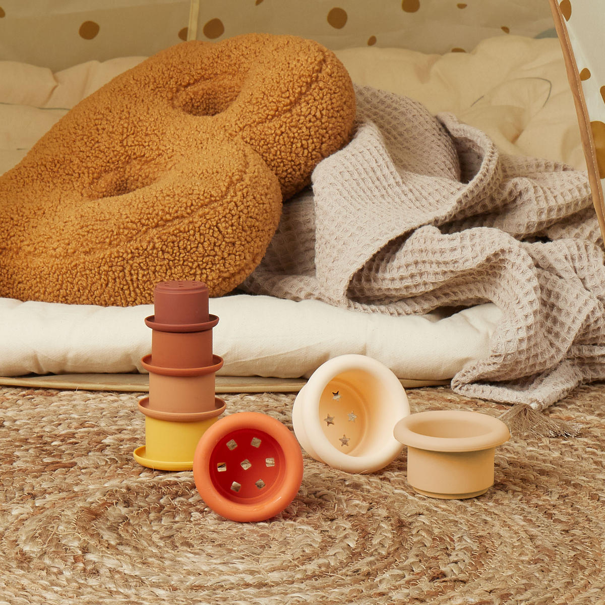 STAPELBECHER Stapelturm Silikon - ab 6 M - Dunkelorange, Kunststoff (80/75cm) - Bieco Spielwaren