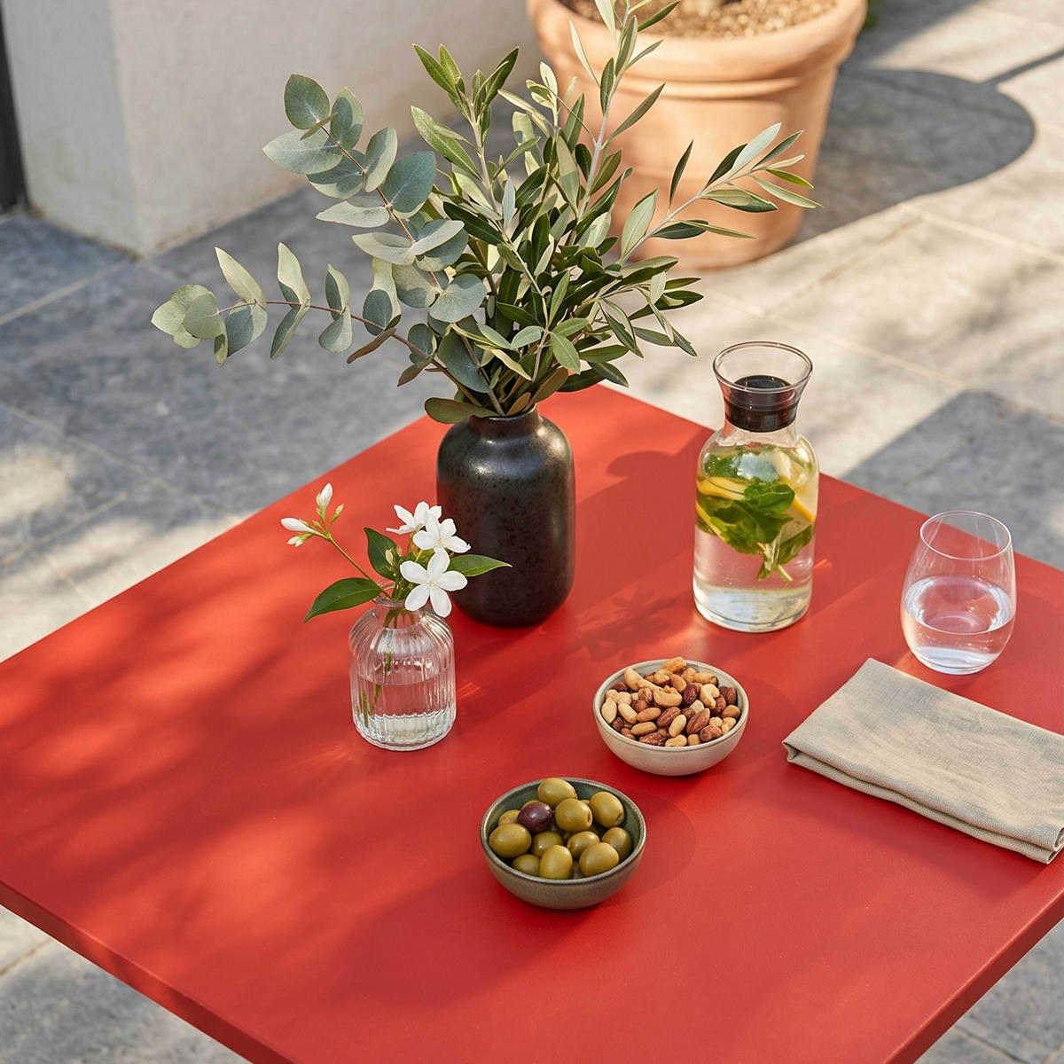 BISTROTISCH, Rot - Rot, Metall (70/70/72cm) - Oviala