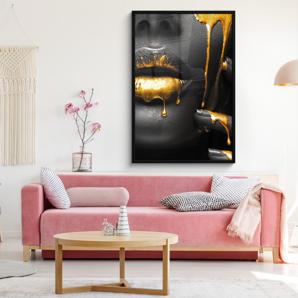 GERAHMTES BILD Frau - Schwarz - Gold - Gesicht - Lippen 80x120 cm - Goldfarben, Papier (80/120cm) - MuchoWow