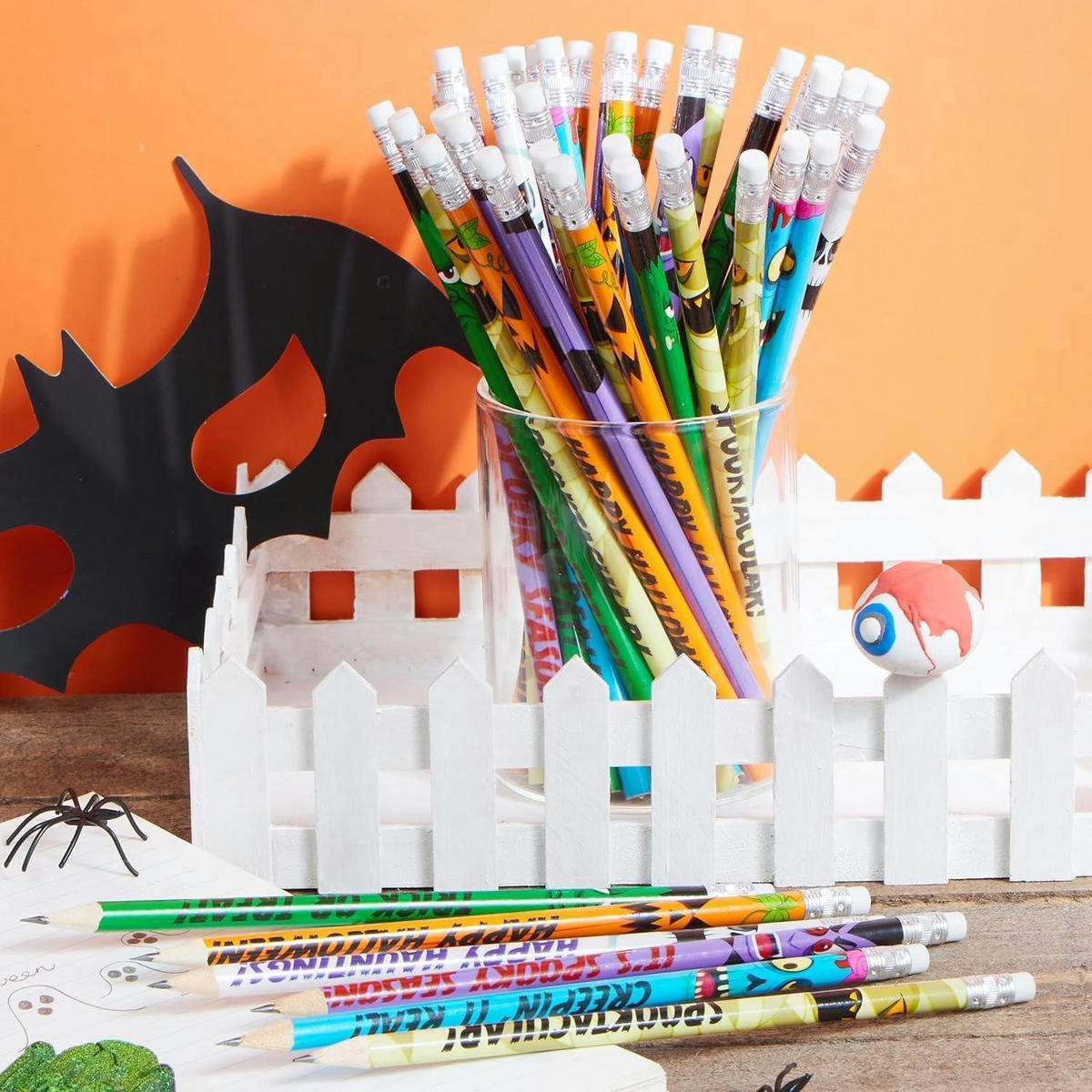 HOLZBLEISTIFTE 48-teiliges Set Halloween-Motive mit Radiergummis - Multicolor, Holz