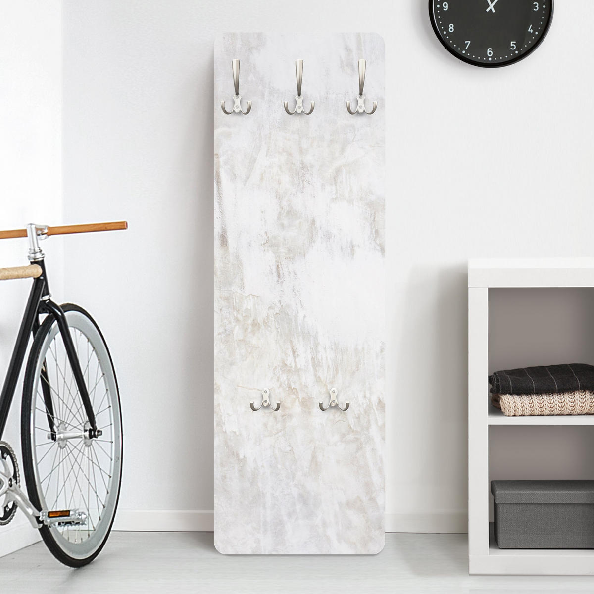 WANDGARDEROBE - Weiße Shabby Betonwand gestrichen 34/105 cm - Beige, Holzwerkstoff (34/105/1.6cm) - Bilderwelten