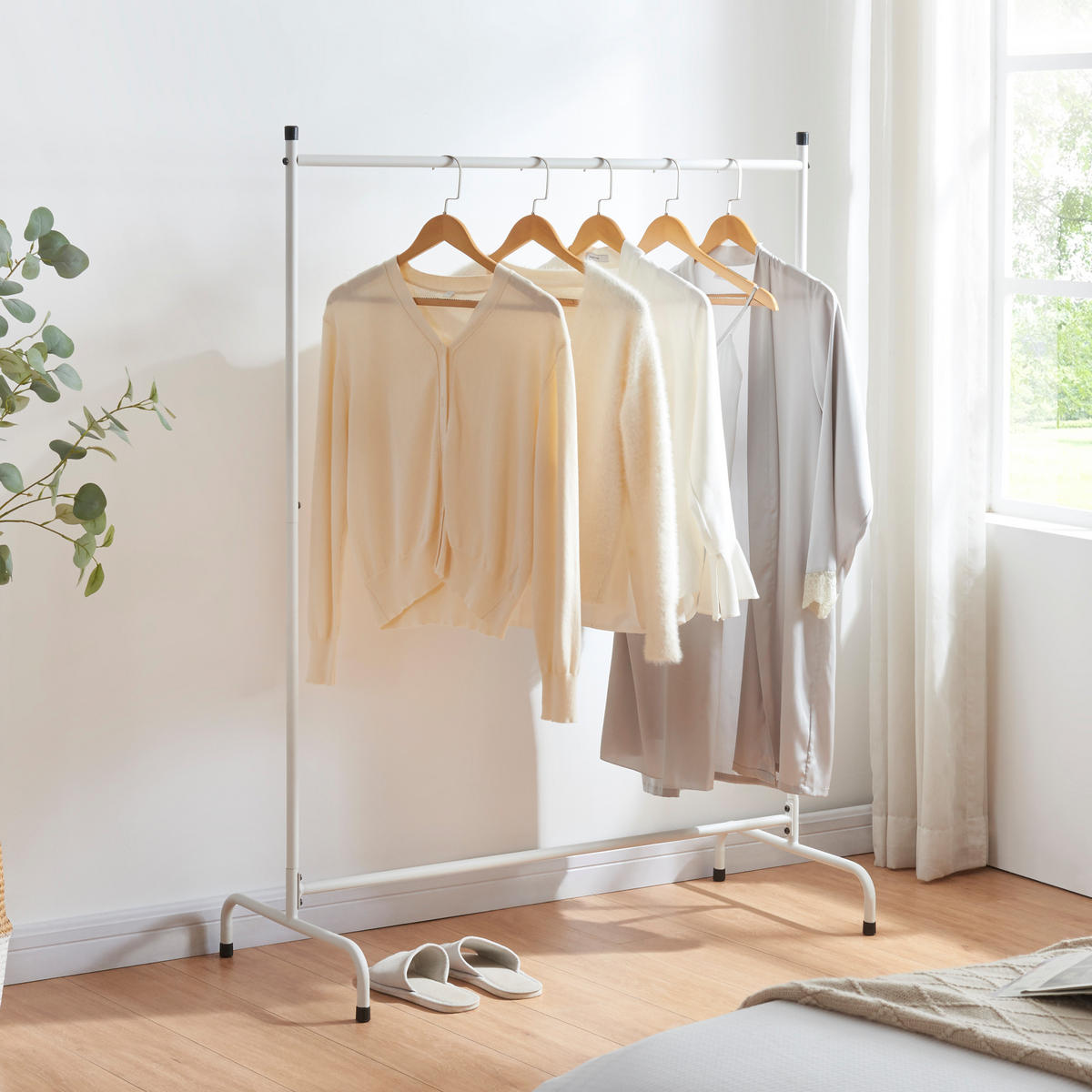 GARDEROBENSTÄNDER Haderup - Weiß, Metall (100/137/45cm) - [en.casa]