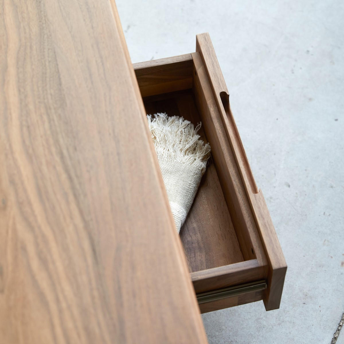 TV-SCHRANK Arto Dunkelbraun aus Walnuss - Dunkelbraun, Holz (180/45/40cm) - Tikamoon