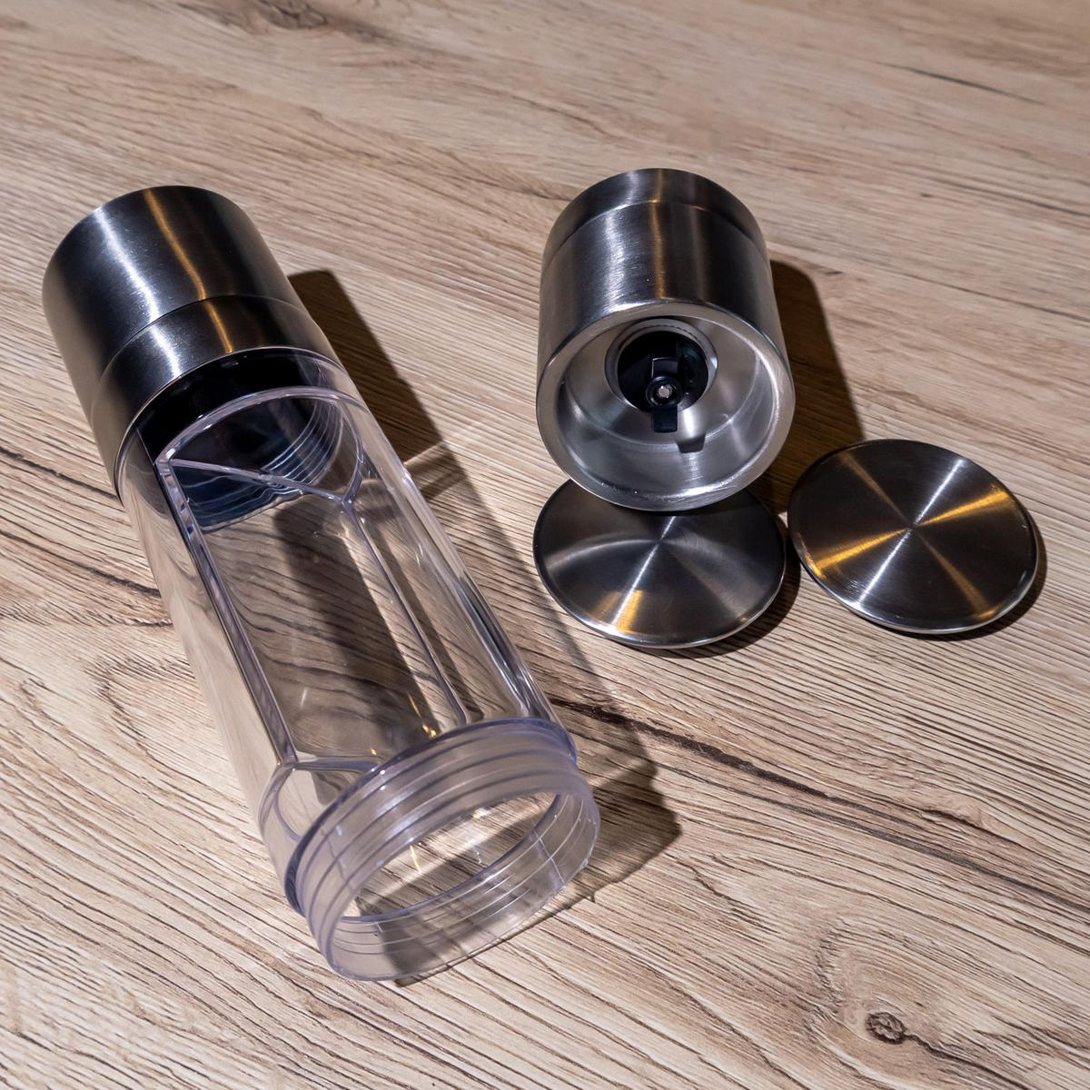 PFEFFERMÜHLE 2 in 1 - Silberfarben, Metall (5.3/5.3/22cm) - Intirilife