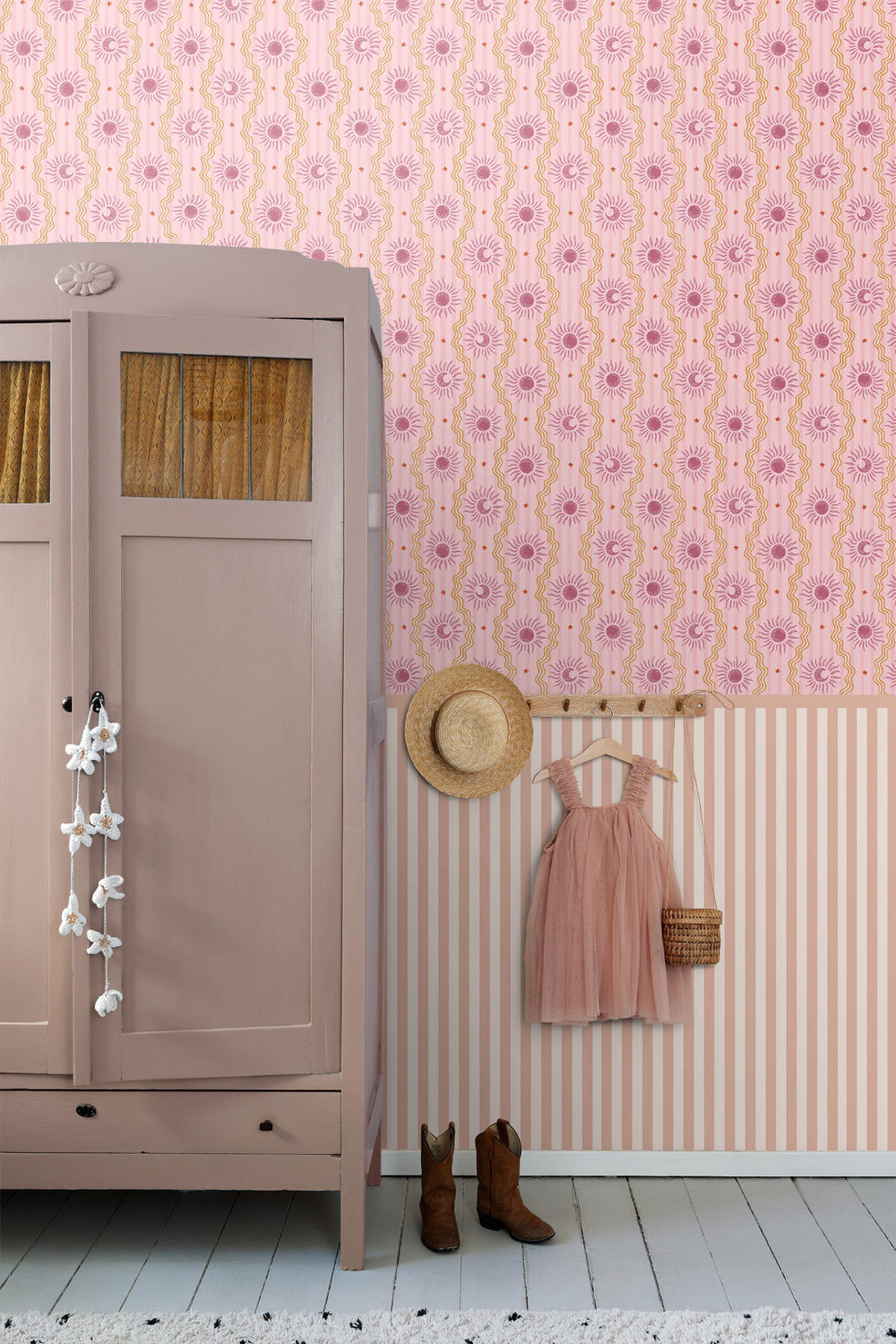 TAPETE Retro-Ornamente 50 x 900 cm - Lila, Papier (50/0.1cm) - ESTAhome