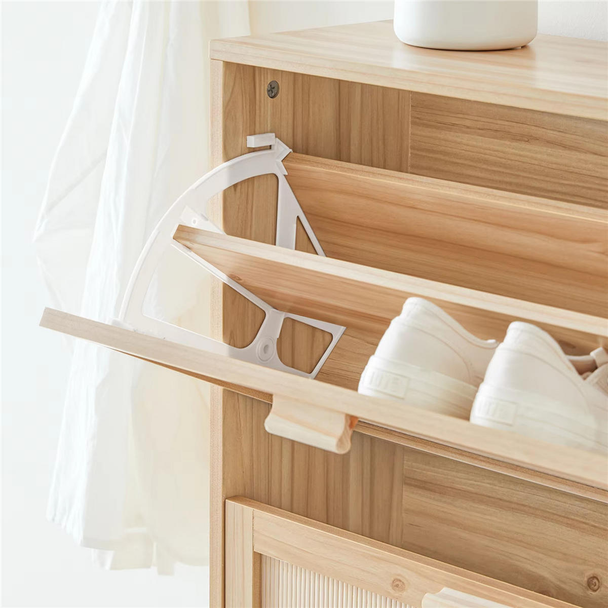 SCHUHKIPPER 3 Klappen Schmal , 6 Ablagen Natur - Naturfarben, Holz (60/118/24cm) - Kaket