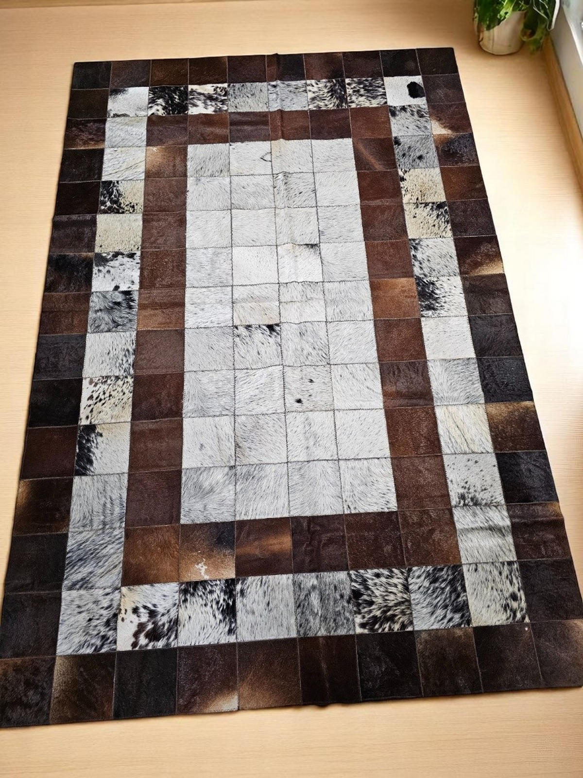TEPPICH Patchwork Kuhfell Rahmenmuster Quadrate handgefertigt 200/300 cm - Dunkelbraun/Hellgrau, Fell (200/300cm) - Provellus