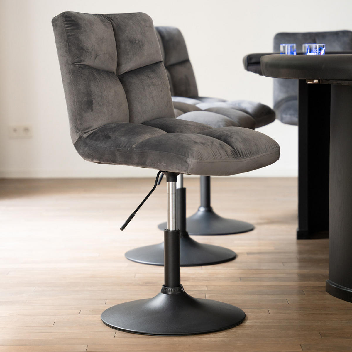 BARHOCKER ACE - Samt Hellgrau, 4 - Hellgrau, Textil/Metall (47/81/63cm) - Home Deluxe