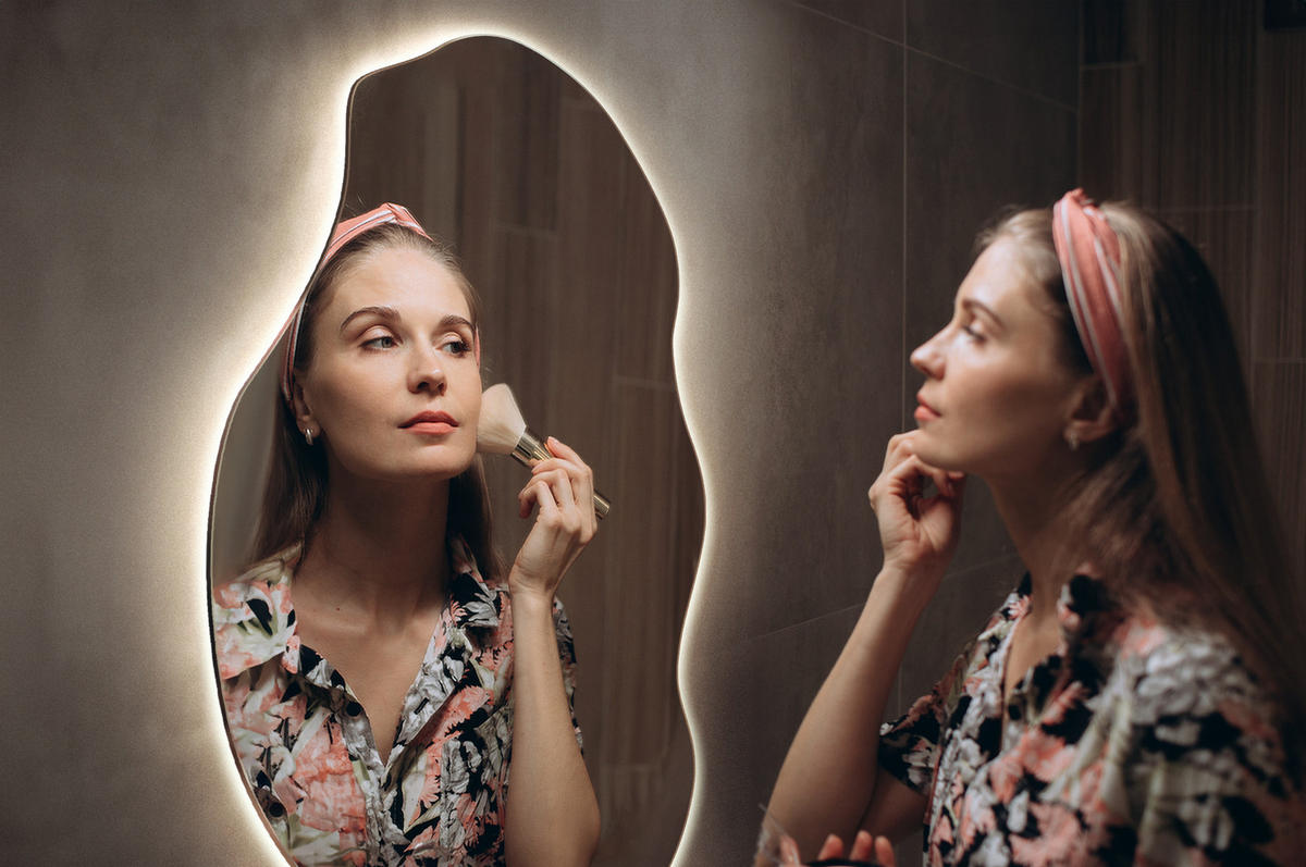 LED-SPIEGEL 40x80 cm Asymmetrisch Neutralweiß 4000K - Hellblau, Glas (40/80/0.4cm) - Wallfluent