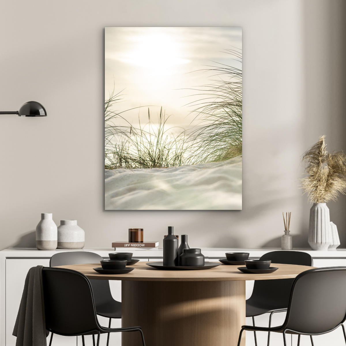 KOVOVÝ OBRAZ Duny s marramovou trávou pod slnkom nemeckého národného parku Schleswig-Holsteinisches Wattenmeer 60x80 cm - krémová, kov (60/80cm) - MuchoWow