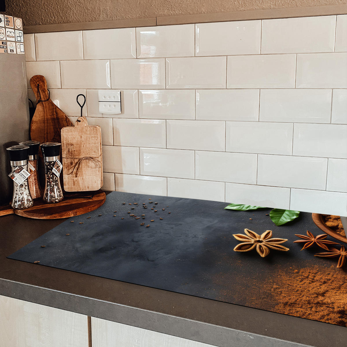HERDABDECKPLATTE Zimt - Beton - Kaffee - Zimtstangen - Gewürze 85x52 cm - Mokka, Kunststoff (85/0.2/52cm) - MuchoWow