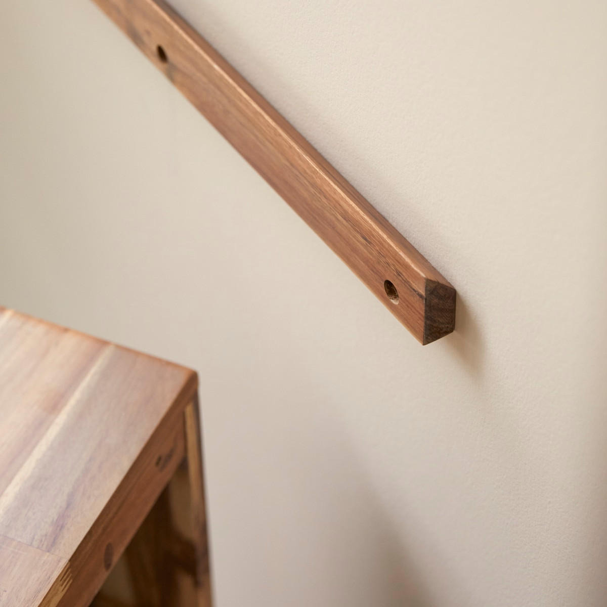 BADEZIMMERMÖBEL Lila Natur aus Akazie - Naturfarben, Holz (60/65/40cm) - Tikamoon