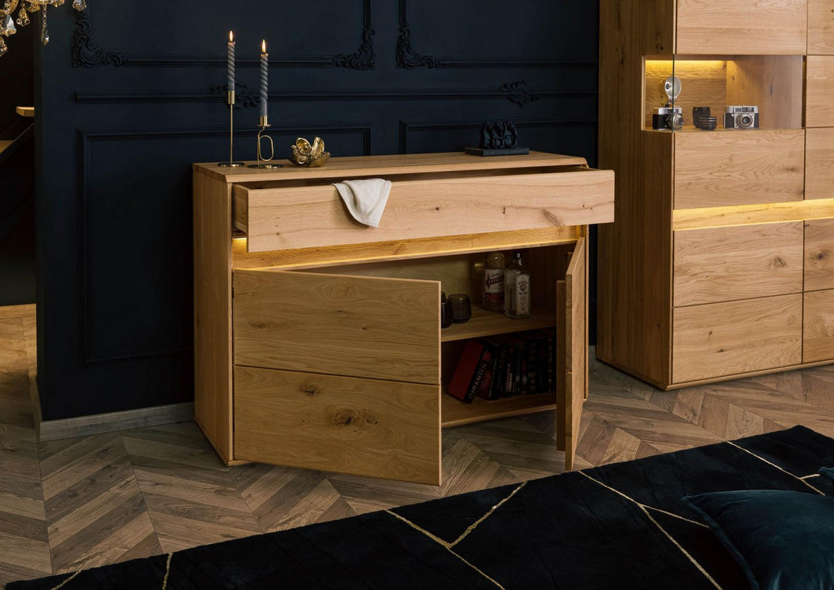 SIDEBOARD Wildeiche inkl. LED 123x43,5x86 natur geölt CARDIFF #131 - Braun, Holz (123/86/44cm) - Massivmoebel24