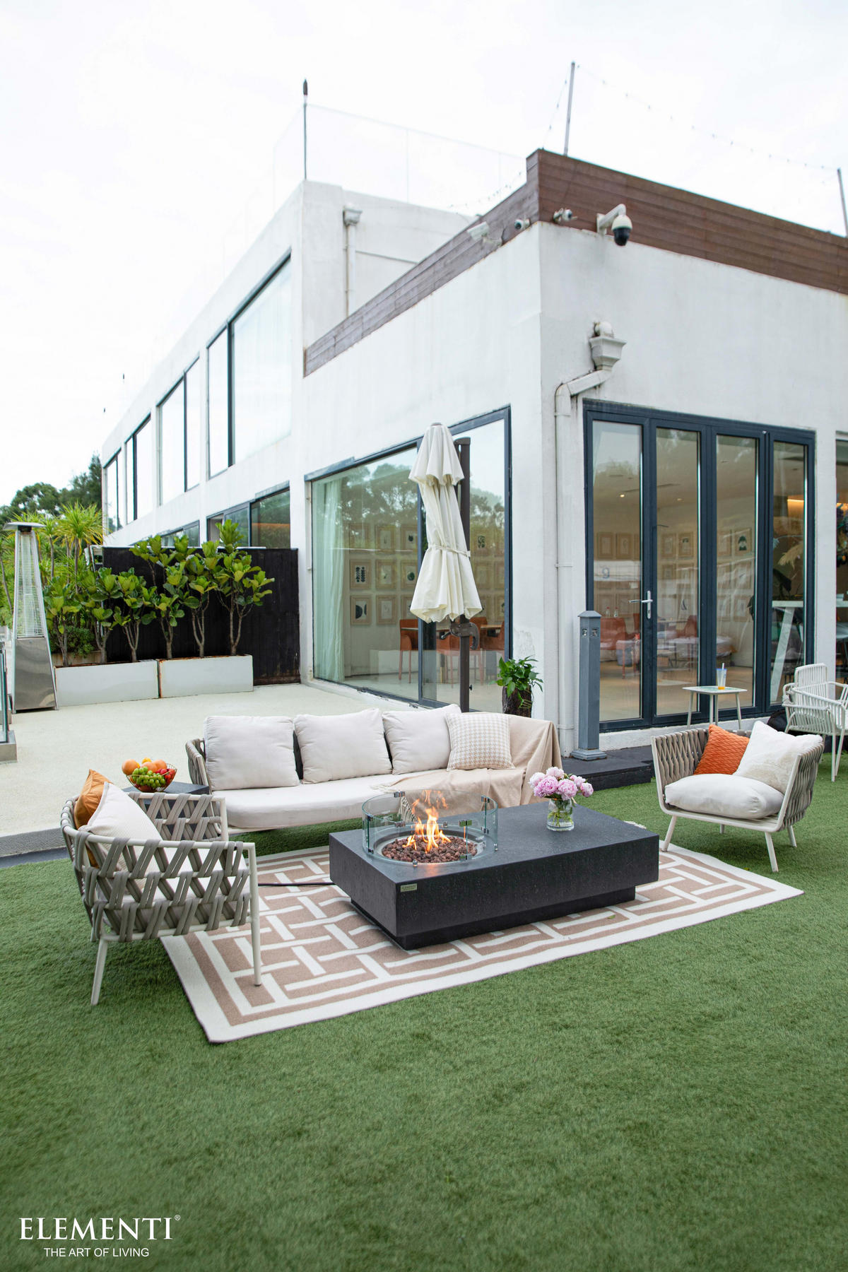 FEUERTISCH Metropolis Gasfeuerstelle aus GF-Beton 142/81/35 cm - Dunkelgrau, Naturmaterialien (81/35/142cm) - Elementi