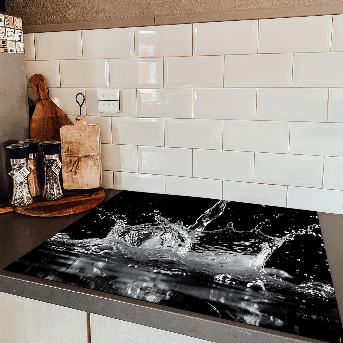 HERDABDECKPLATTE Wasser - Spritzwasser - Schwarz Induktionsmatte 77x59 cm - Schwarz, Kunststoff (77/59/0.2cm) - MuchoWow