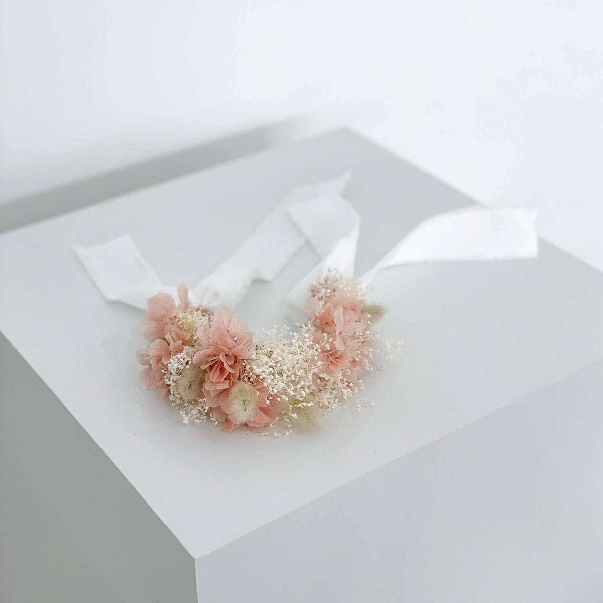 ARMBAND Trockenblumen rosa mit Hortensie und Schleierkraut - rosa / Hortensie - Rosa, Naturmaterialien (15cm) - Lykke & You