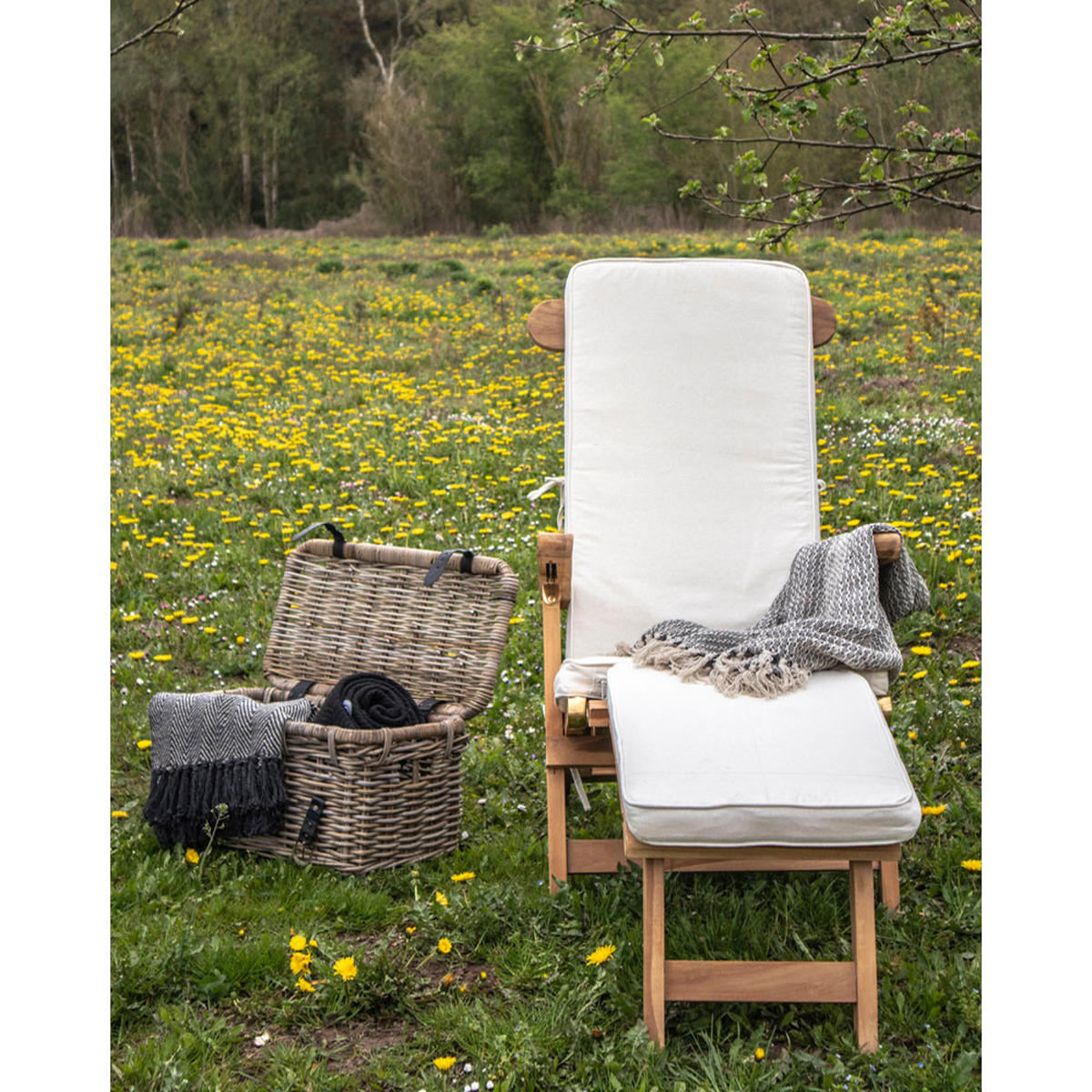 LIEGENAUFLAGE Weiß - Weiß, Holzwerkstoff (55/5/197cm) - ebuy24