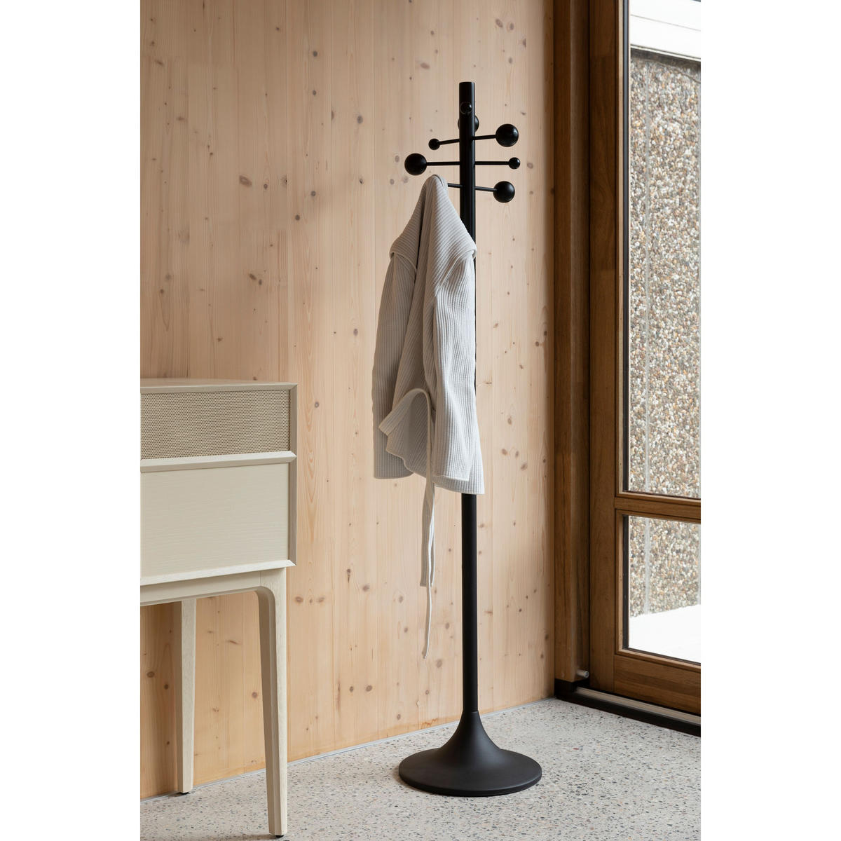 GARDEROBESTÄNDER Jason Schwarz - Schwarz, Holz (36.2/174.5/174.5cm) - Zuiver