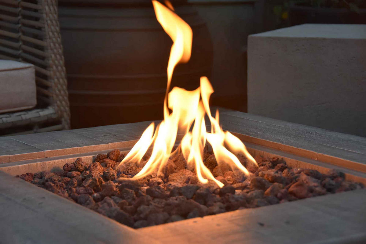 FEUERSTELLE Wilton in Holz-Optik grau aus Faserbeton - Grau, Stein (87/36/87cm) - Elementi