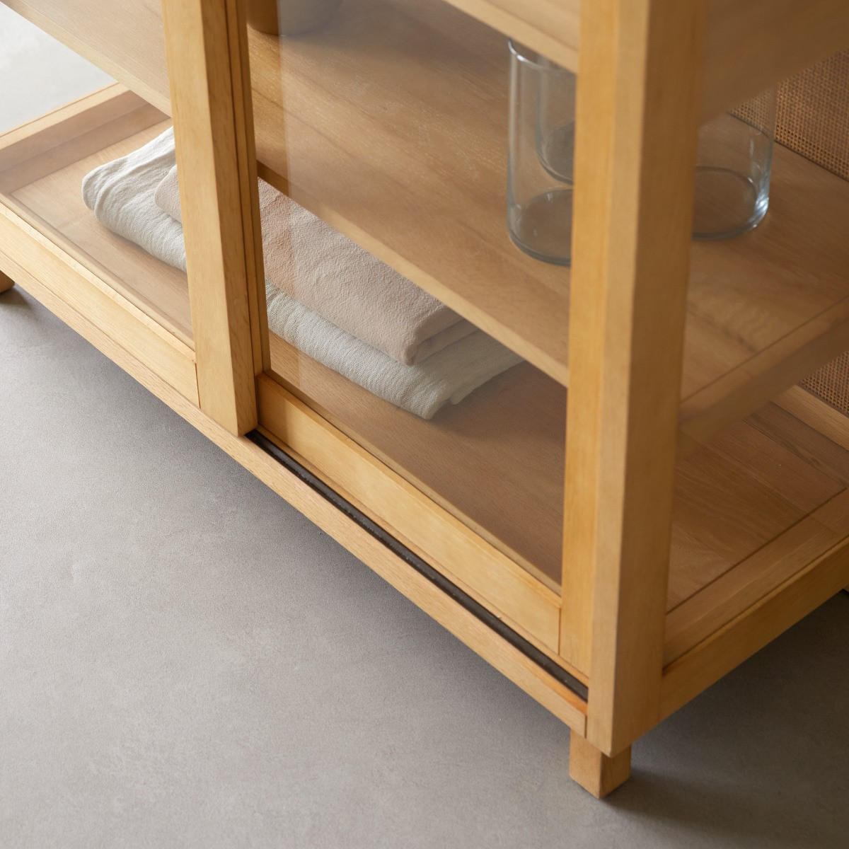 GESCHIRRSCHRANK Adel Natur aus Eiche - Naturfarben, Holz (110/180/45cm) - Tikamoon