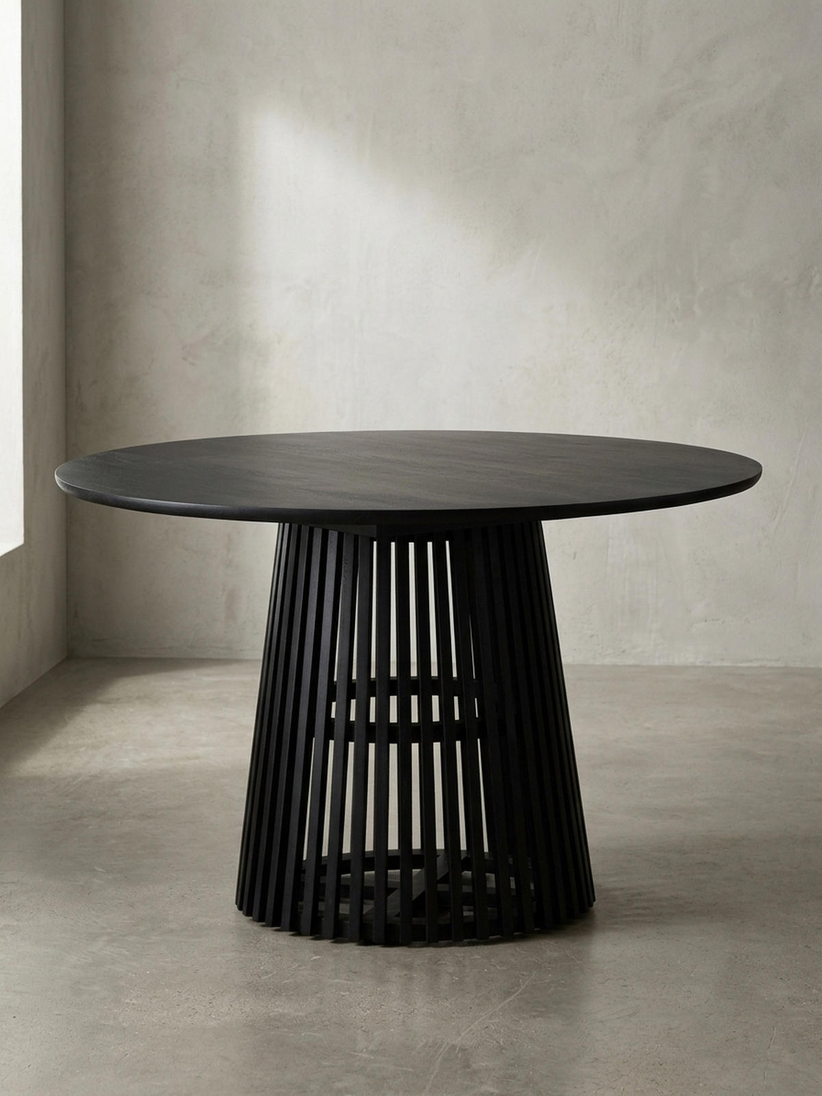 ESSTISCH – Rund Mango Massivholz Lamellengestell Matt-Schwarz handgefertigt - Schwarz, Mangoholz/Holz (120/120/77cm) - KADIMA DESIGN