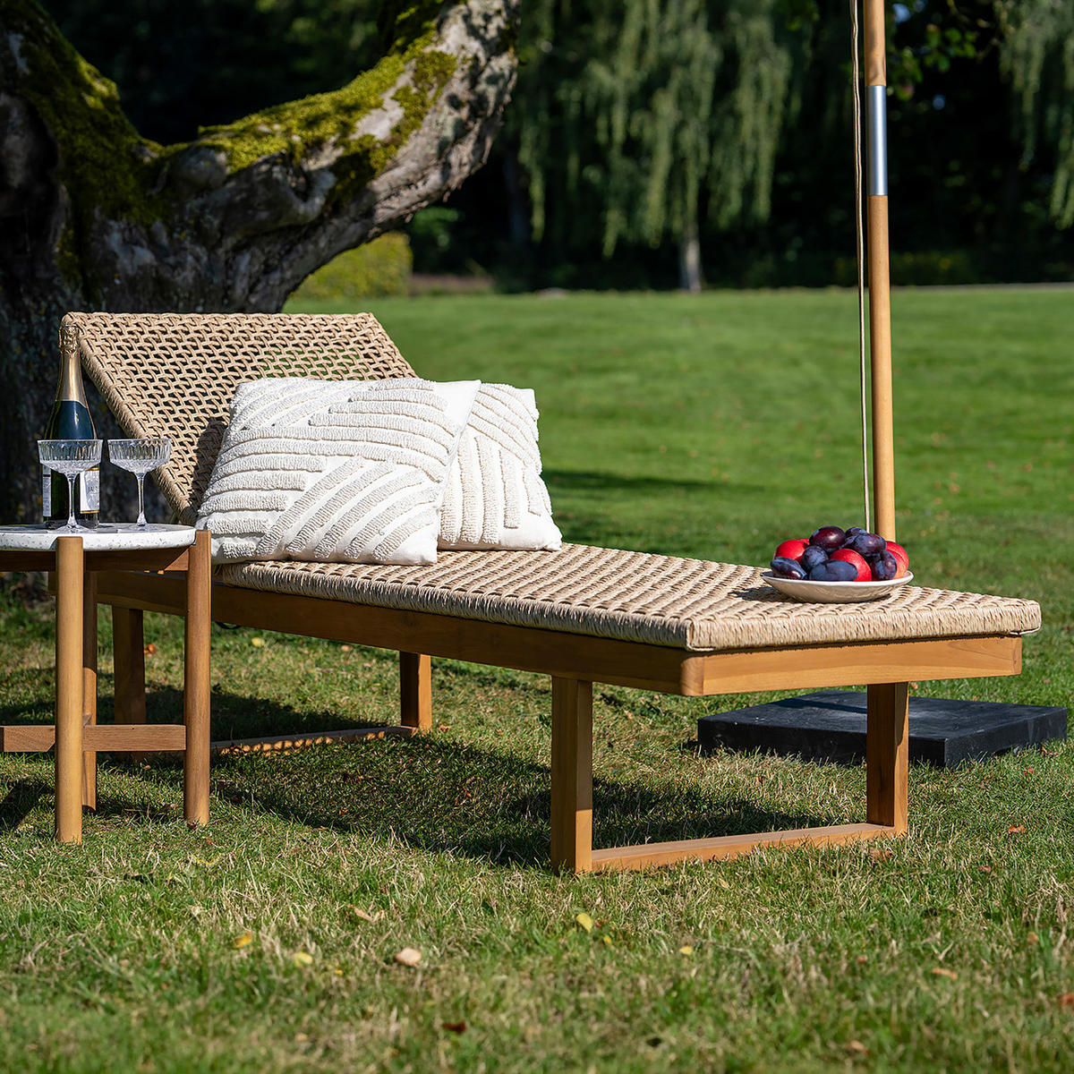 SONNENLIEGE - Braun - Rattan - Massivholz - 65 x 38 x 190 cm - Braun, Naturmaterialien/Holz (65/38/190cm) - home24