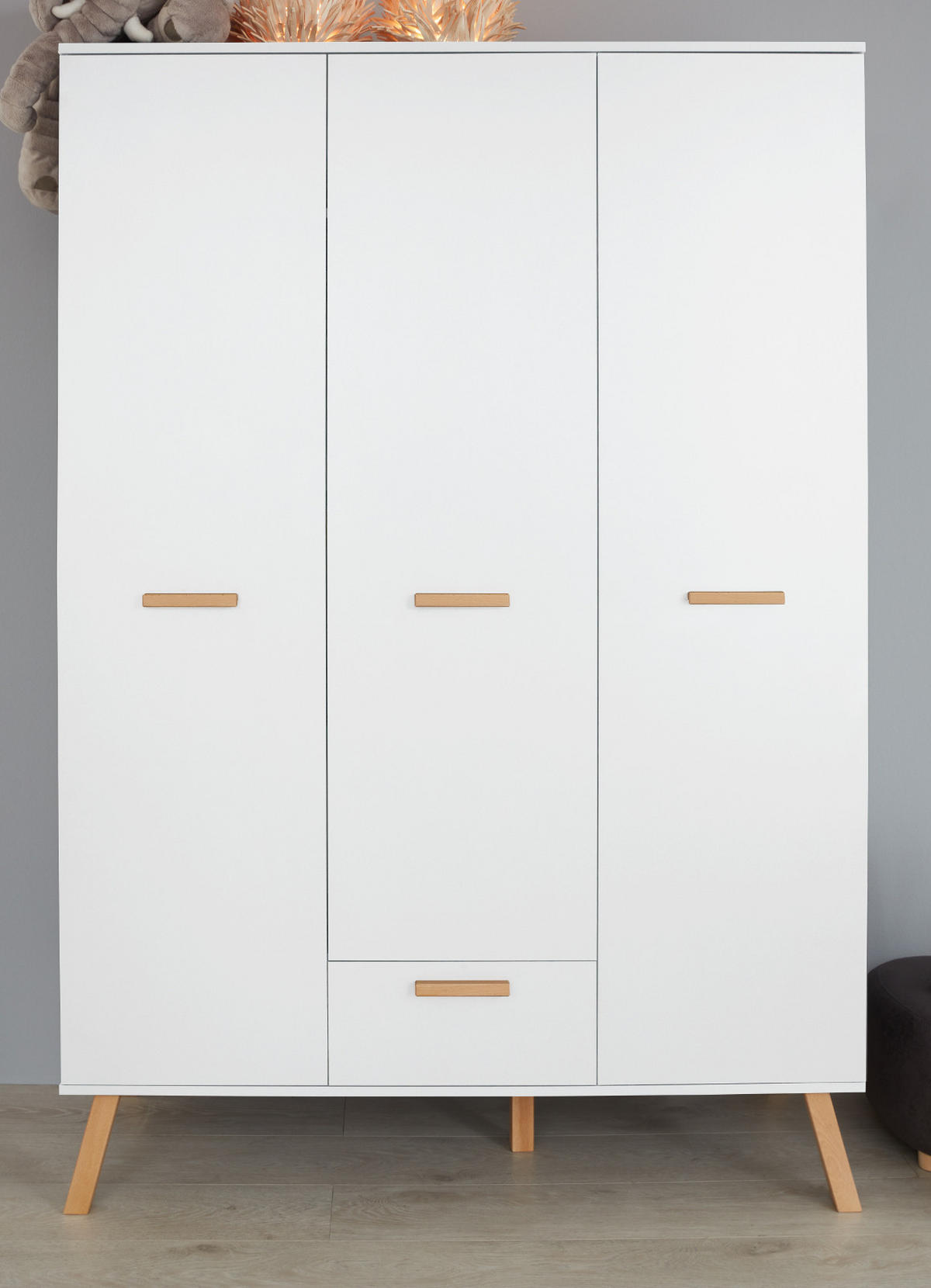 KLEIDERSCHRANK weiß matt mit Buche massiv, 3-türig 130 x 190 cm für Baby- und Kinderzimmer - Eichefarben/Buchefarben, Holz/Holzwerkstoff (60/190/130cm) - Top.Furn