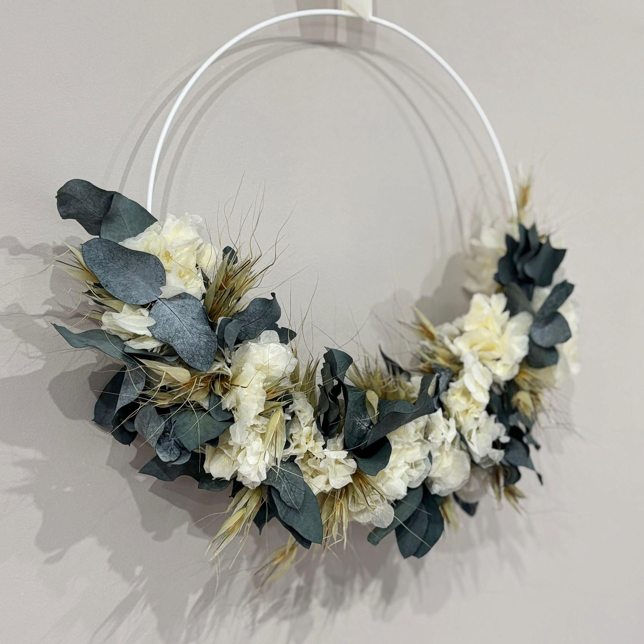 TROCKENBLUMENKRANZ Hortensie, Eukalyptus, Hafer - beige / 40 cm - Beige, Naturmaterialien (40cm) - Lykke & You