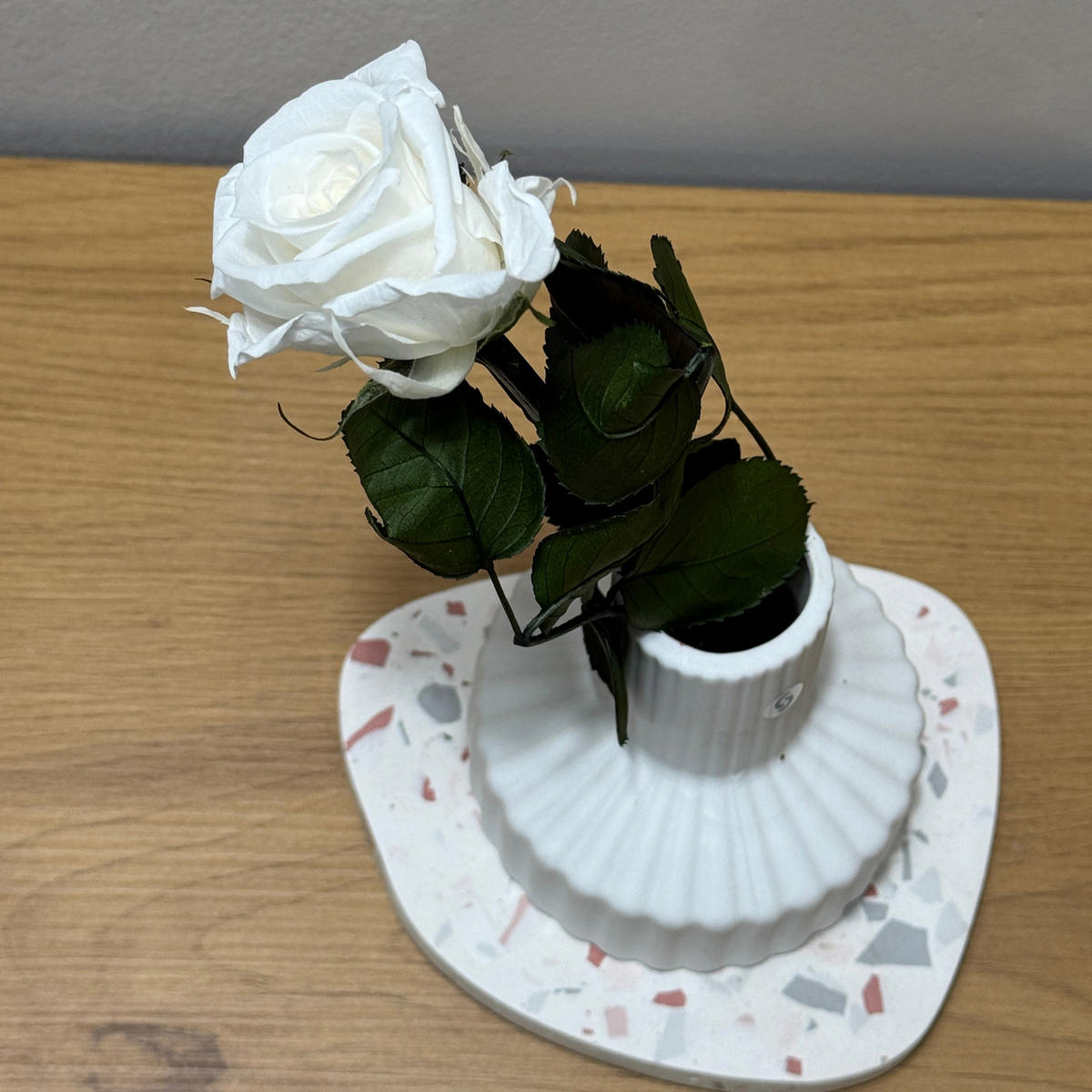 KONSERVIERTE/GEFRIERGETROCKNETE, Rosen: Zeitlose Eleganz für die Ewigkeit - weiß / 30 cm - Weiß, Naturmaterialien (30cm) - Lykke & You