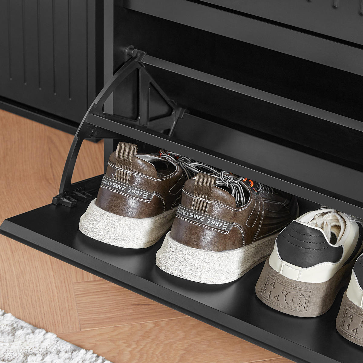 SCHUHSCHRANK mit 3 Klappen Schwarz - Schwarz, Holzwerkstoff (61/120/26cm) - SoBuy