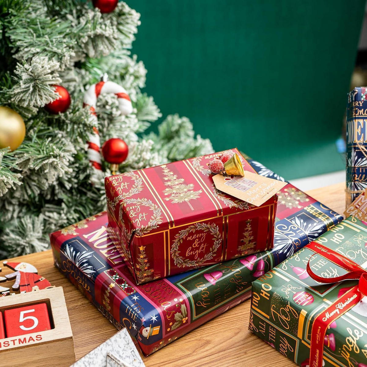 GESCHENKPAPIER 4 Rollen 43,5 x 305 cm Weihnachtsmotive - Multicolor, Papier (13/3/76cm)