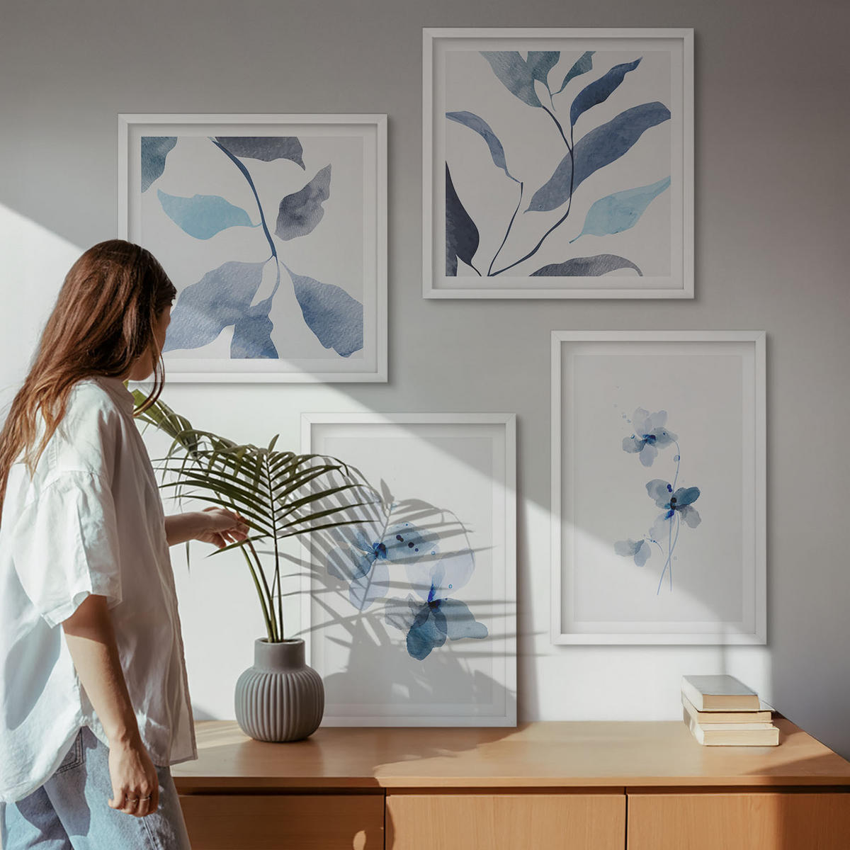 BILDER SET 4er Set - 50x50 cm & 40x60 cm Weißer Rahmen - Minimalistische blaue Blumen - Weiß, Kunststoff (50/50cm) - TULUP
