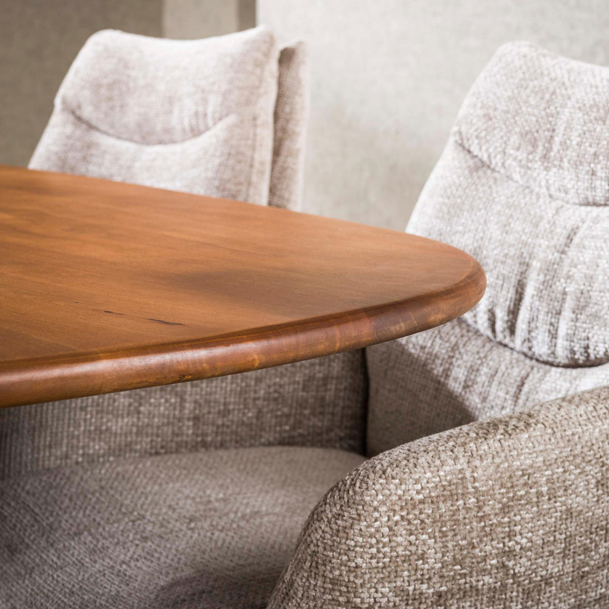 ESSTISCH CLIFF SABBIA GRANDE Dänisch-Ovaler Massivholztisch Mango mit Ovalrohr-Gestell 215 cm - Sandfarben, Holz (215/105/76cm) - alesvelt