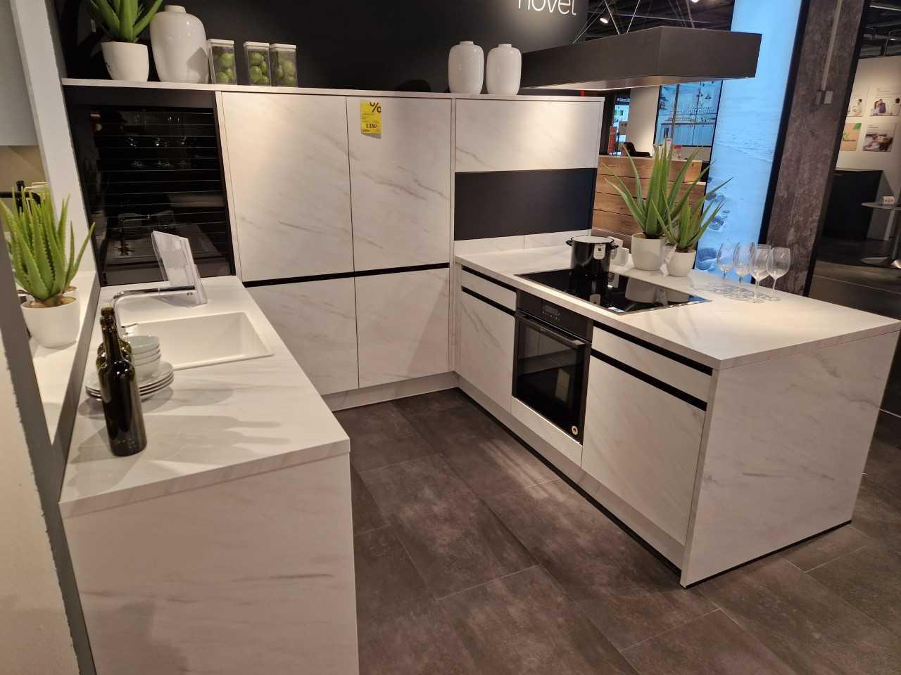 EINBAUKÜCHE TARA - Novel