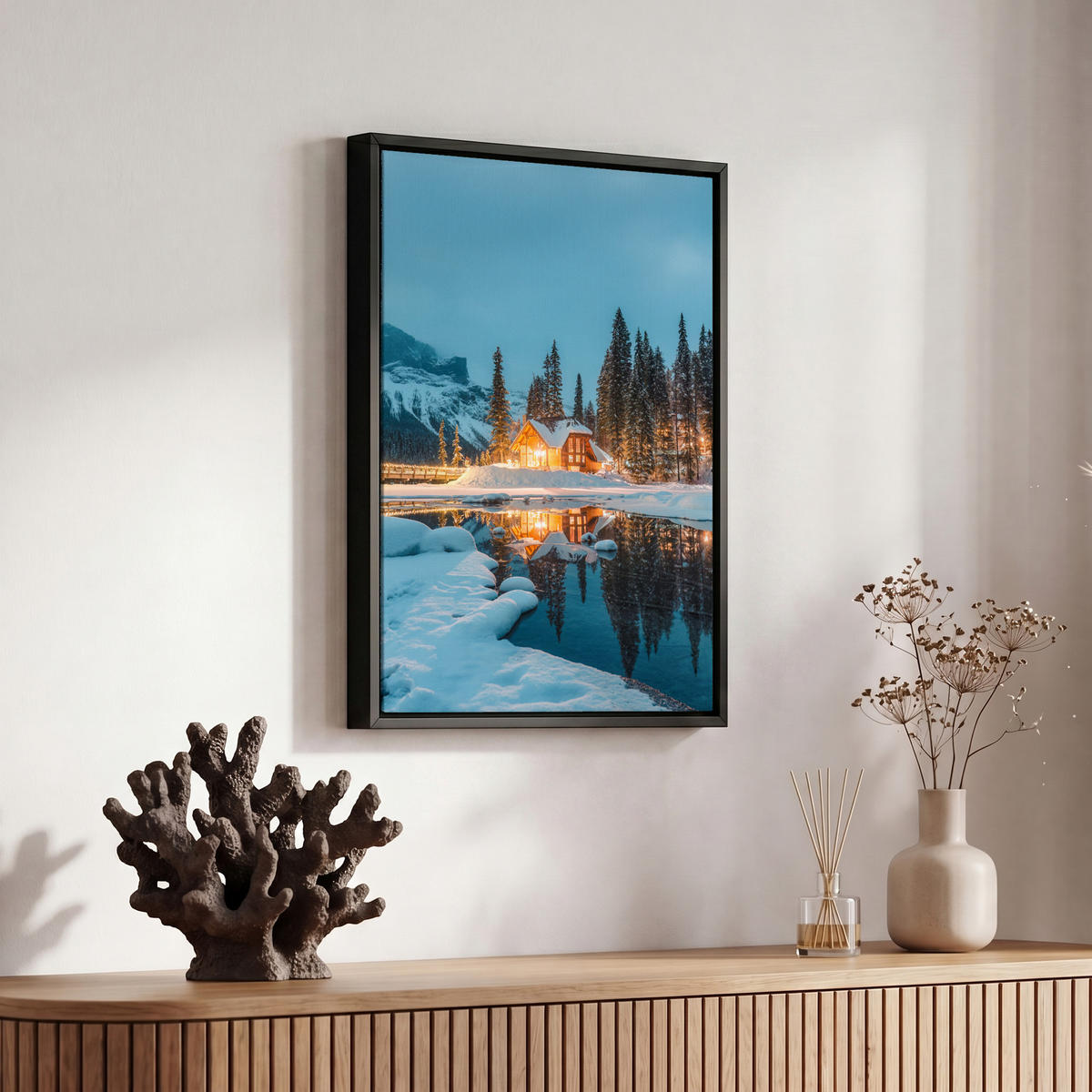 LEINWAND Bilder mit Rahmen - Winterlandschaft - Natur - Haus - Berge - Schnee - 20x30 - Hellblau, Textil (20/30cm) - MuchoWow