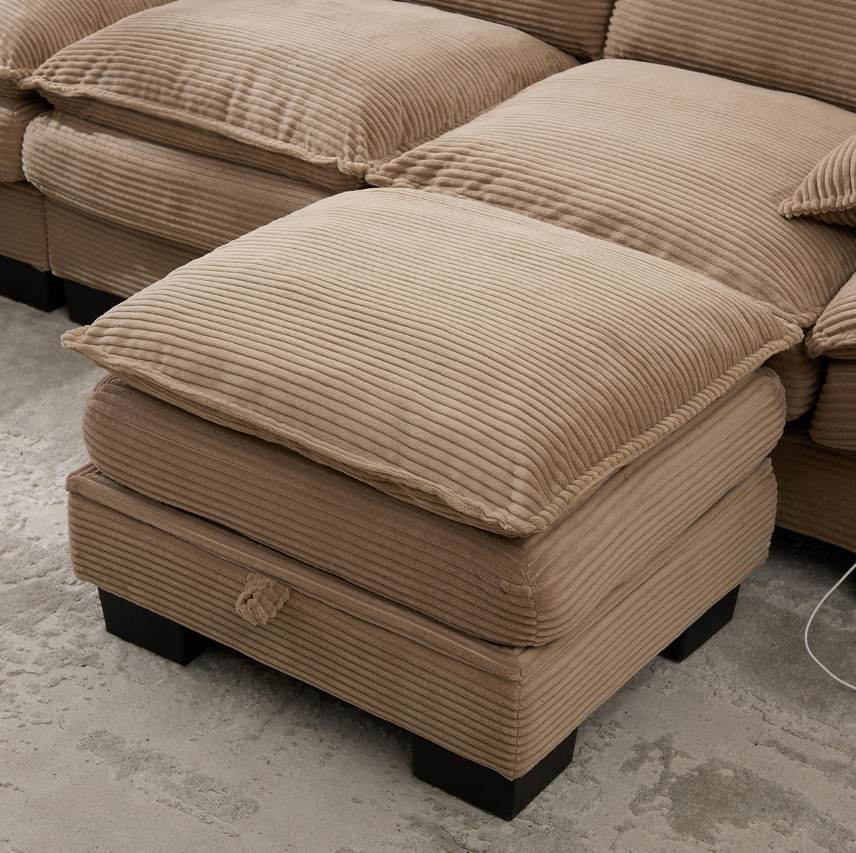 WOHNLANDSCHAFT aus Corduroy 260x132x84 cm in Beige mit 2 Hockern & USB-C - Beige, Textil (132/84/260cm) - Modfu