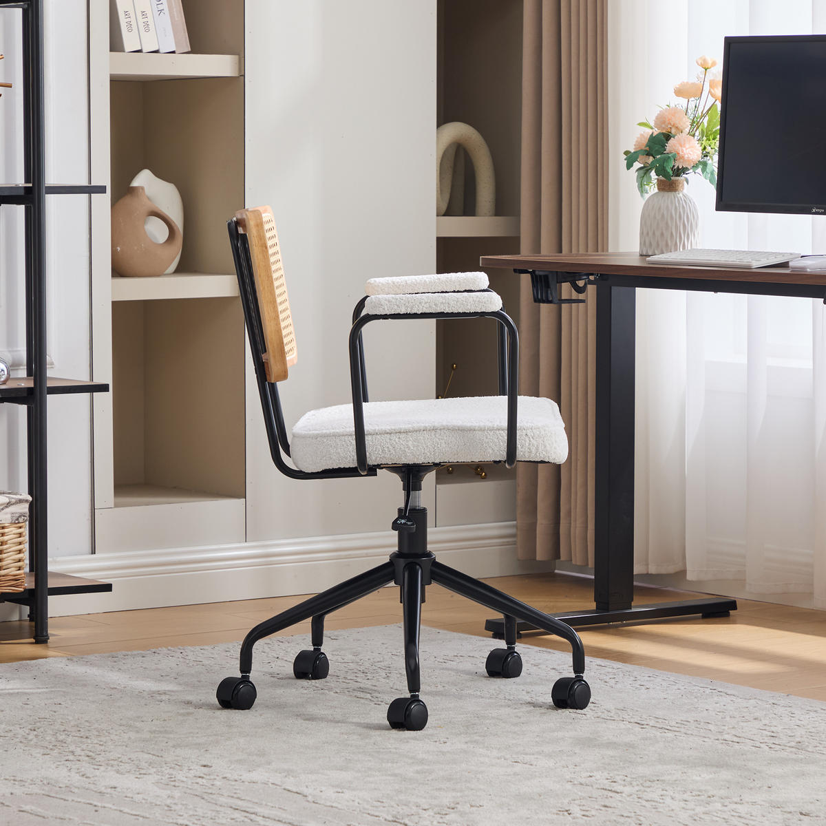 DREHSTUHL DE-36881 mit Rattan-Rückenlehne, Chenille-Sitz und Armlehnen Elfenbein - Creme, Metall (58.5/91.5/61cm) - ComfortXL